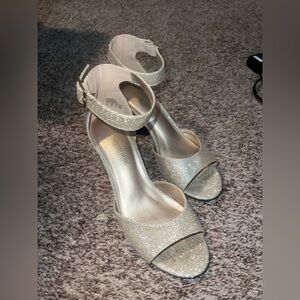 Dream Pairs Glittery Gold Heels